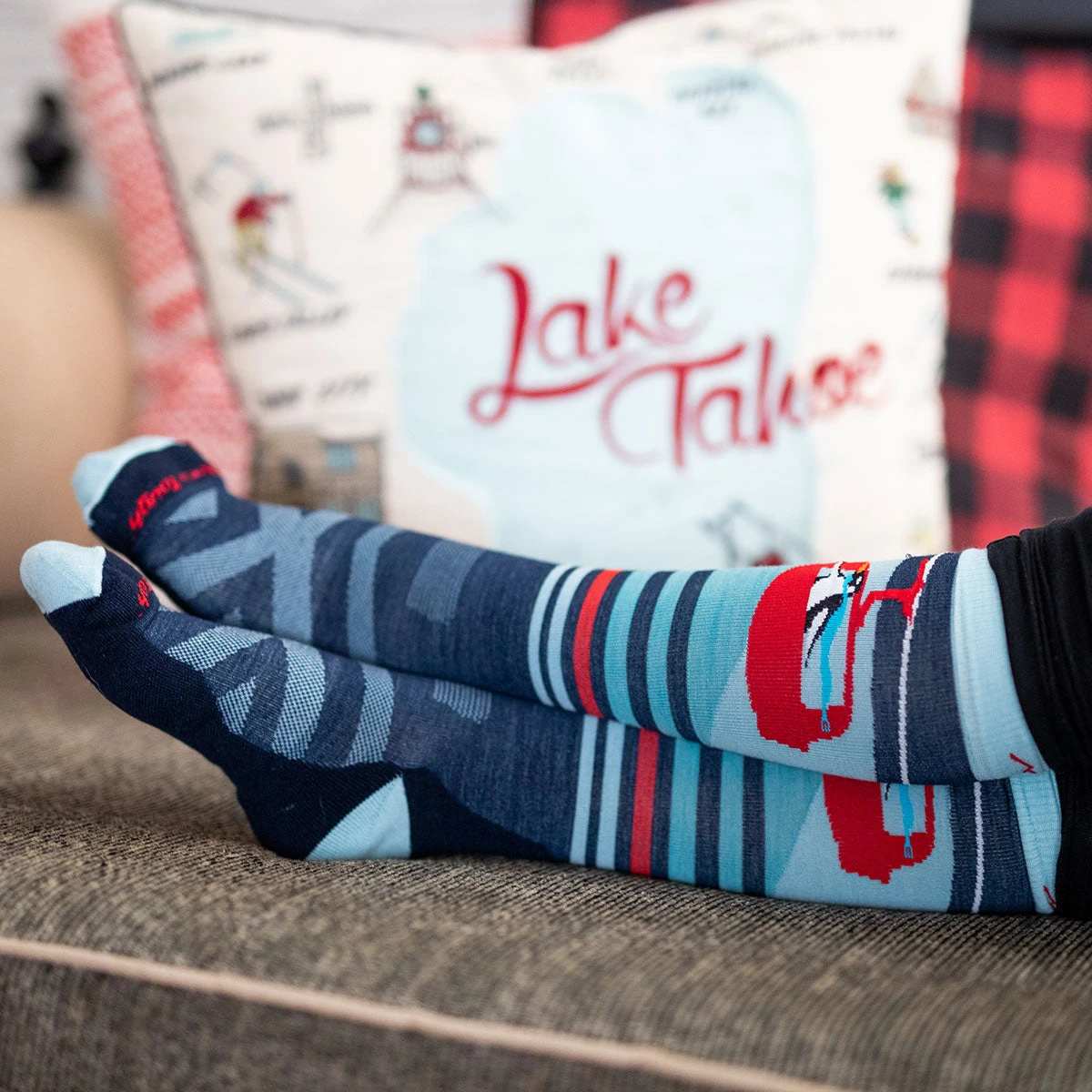 Darn Tough JR Skipper Midweight Ski Socks 3 Darn Tough JR Skipper Midweight Ski Socks - Image 3