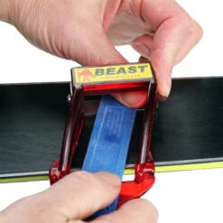 Base BEAST -Best Ski Equipment Shop BEAST Base In Use RedwStone