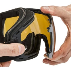 HEAD Sentinel Goggles 15 HEAD Sentinel Goggles -Best Ski Equipment Shop HEAD Sentianl Secure Hooks